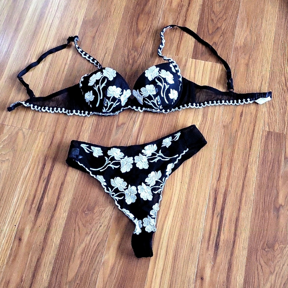 Mellesia exquisite set bra and panties